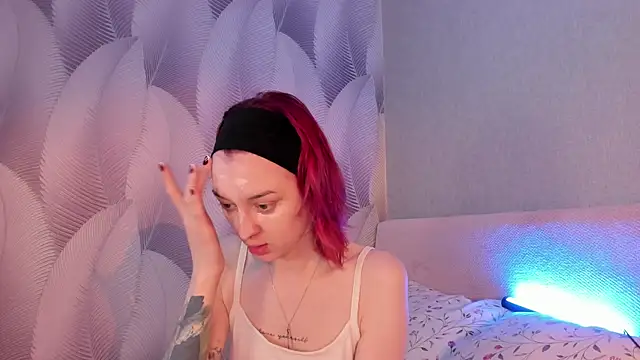 Snapshot of CrystalRey chatting on March 21, 2025, 5:21 am CrystalRey online show from March 21, 2025, 5:21 am