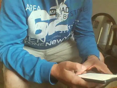 Snapshot of prcalek19 chatting on October 15, 2025, 3:23 pm prcalek19 online show from October 15, 2025, 3:23 pm