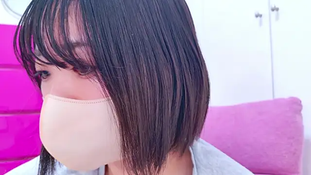 Snapshot of Minami_San chatting on December 16, 2024, 5:33 pm Minami San online show from December 16, 2024, 5:33 pm