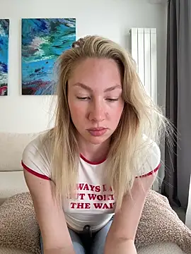 LuisaBecker online show from May 5, 2026, 1:08 pm