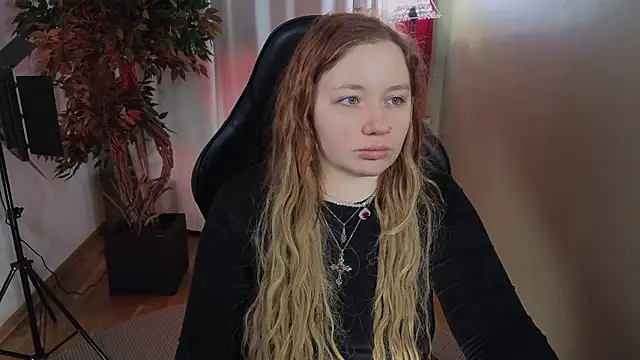 Snapshot of carolina_elf chatting on February 4, 2026, 5:35 am carolina elf online show from February 4, 2026, 5:35 am