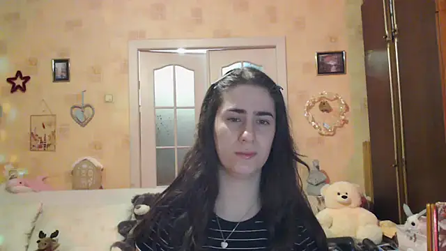 Snapshot of INELIKA chatting on November 5, 2025, 4:40 pm INELIKA online show from November 5, 2025, 4:40 pm