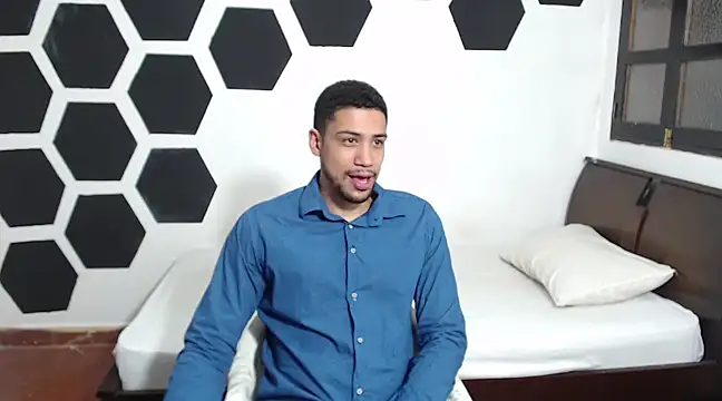 Jhors  Collens online show from January 30, 2025, 7:39 am