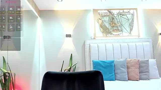 Snapshot of _LaraMom_ chatting on October 25, 2025, 7:52 pm LaraMom online show from October 25, 2025, 7:52 pm