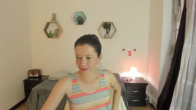 Snapshot of Paloma_victory chatting on July 16, 2026, 8:15 pm Paloma victory online show from July 16, 2026, 8:15 pm