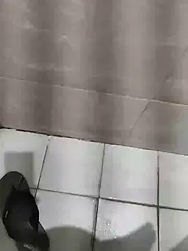 joejoe7 online show from December 4, 2025, 1:53 pm