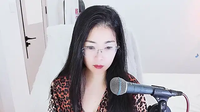 Snapshot of Floor_oo chatting on May 14, 2026, 4:36 pm Floor oo online show from May 14, 2026, 4:36 pm