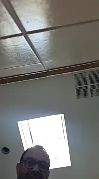 robertilevis online show from March 14, 2025, 5:02 pm