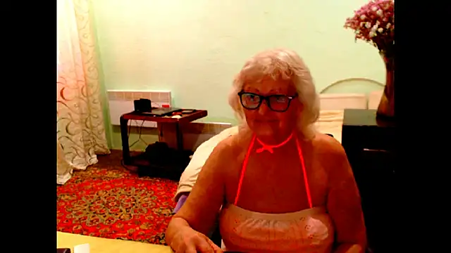 Natali7634 online show from June 12, 2026, 5:28 am