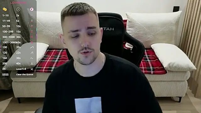 Larstar01 online show from February 21, 2026, 10:44 pm