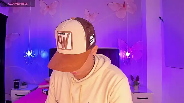 Angel Brown1  online show from December 4, 2024, 12:36 pm