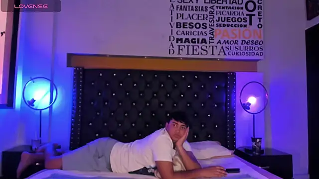 Angel Brown1  online show from December 11, 2024, 7:36 pm