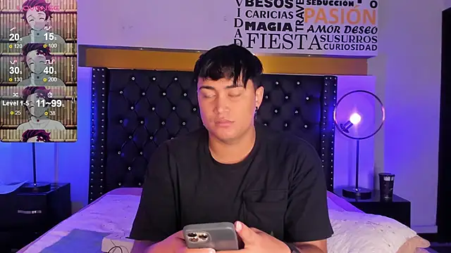 Angel Brown1  online show from December 13, 2024, 8:04 pm