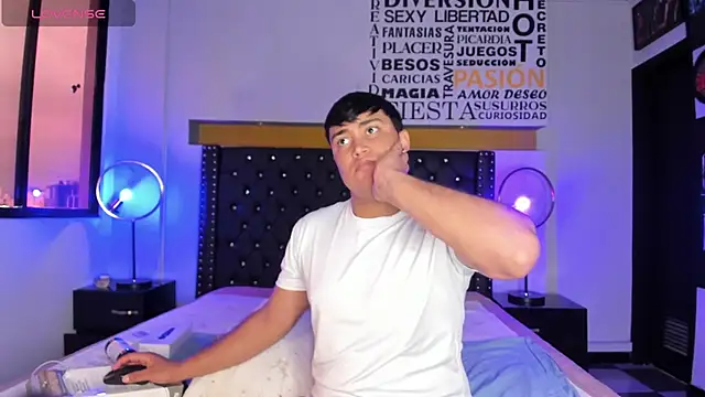 Angel Brown1  online show from December 14, 2024, 7:46 pm