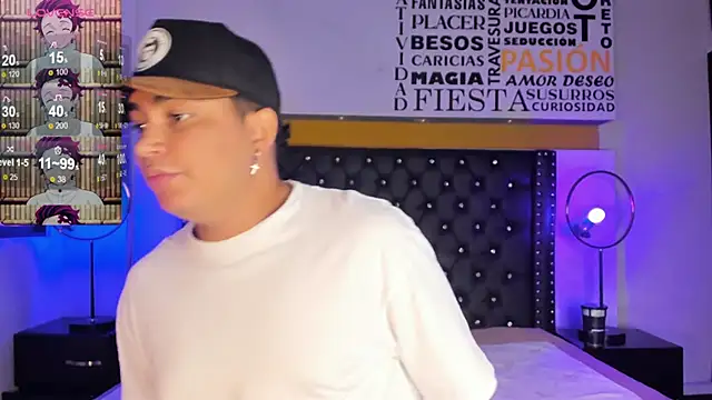 Angel Brown1  online show from December 15, 2024, 8:15 pm