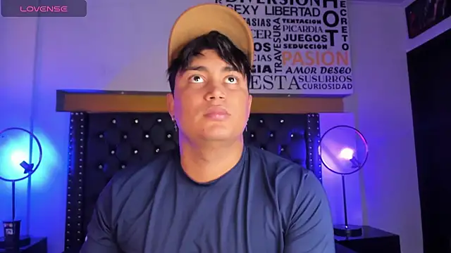 Angel Brown1  online show from December 21, 2024, 7:38 pm