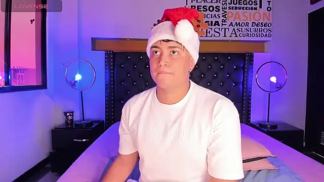 Angel Brown1  online show from December 24, 2024, 5:55 pm