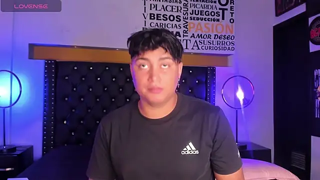 Angel Brown1  online show from December 27, 2024, 7:35 pm