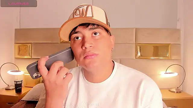 Angel Brown1  online show from December 30, 2024, 7:42 pm