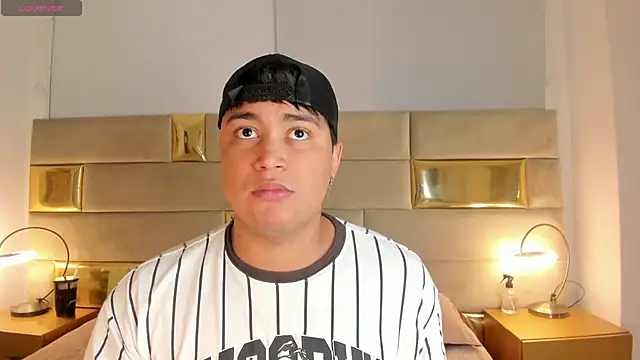 Angel Brown1  online show from January 12, 2025, 9:29 pm