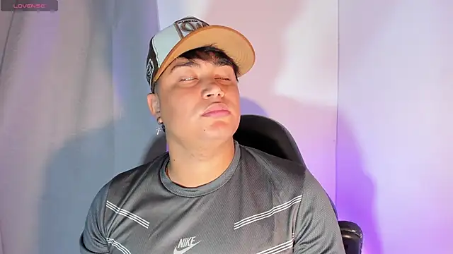 Angel Brown1  online show from February 15, 2025, 5:50 pm