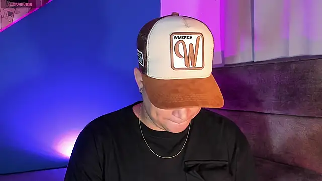 Angel Brown1  online show from March 13, 2025, 11:51 am