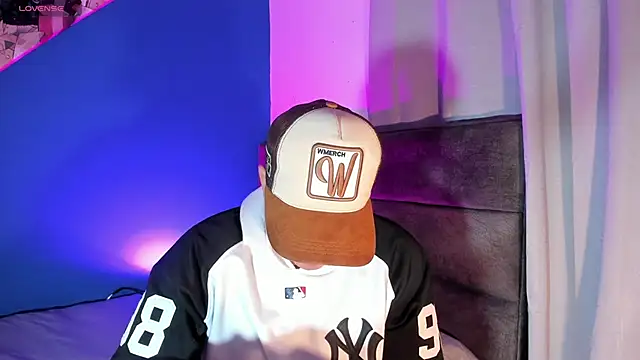 Angel Brown1  online show from March 17, 2025, 12:04 pm