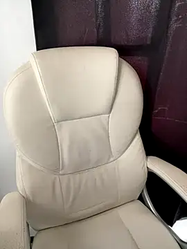 Angel Brown1  online show from September 30, 2025, 12:54 pm