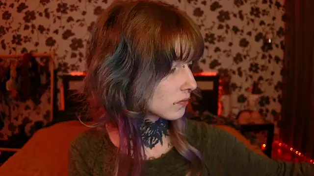 Littlespacemouse online show from September 13, 2025, 4:51 pm