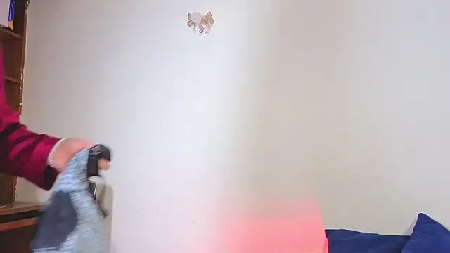 nahomi sweett online show from April 1, 2026, 9:32 am