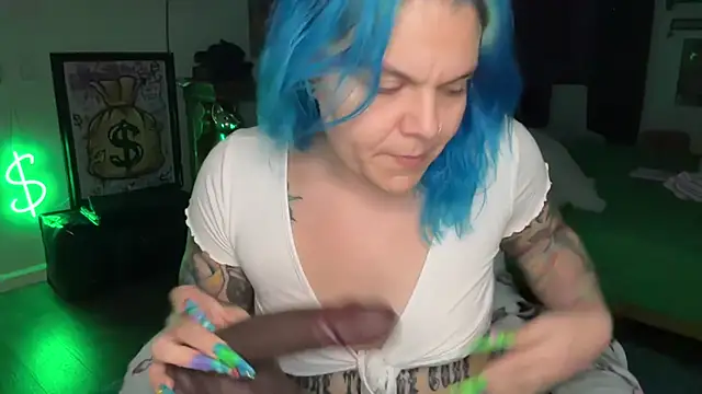 CherryBombBomb online show from February 6, 2026, 6:40 am