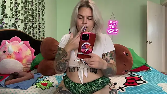 Snapshot of CherryBombBomb chatting on July 26, 2026, 6:48 pm CherryBombBomb online show from July 26, 2026, 6:48 pm