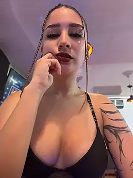 Mon Cherry online show from April 30, 2026, 1:23 am