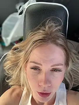 LavenderHot online show from March 2, 2025, 4:39 am