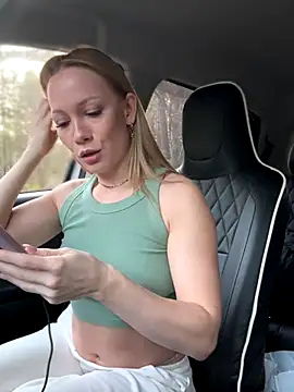 LavenderHot online show from October 19, 2025, 1:50 am