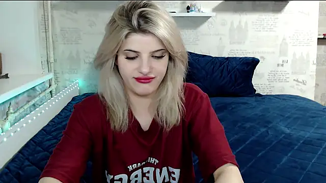 Snapshot of AleksandraFlores chatting on April 2, 2026, 10:18 pm AleksandraFlores online show from April 2, 2026, 10:18 pm
