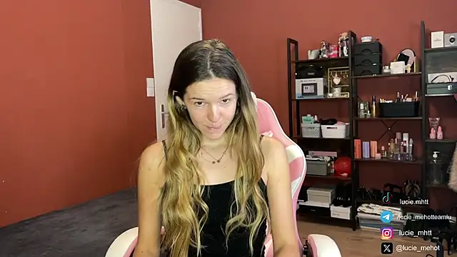 lucie mehott online show from March 17, 2025, 10:17 am