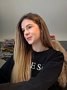 lucie mehott online show from December 4, 2025, 8:34 am