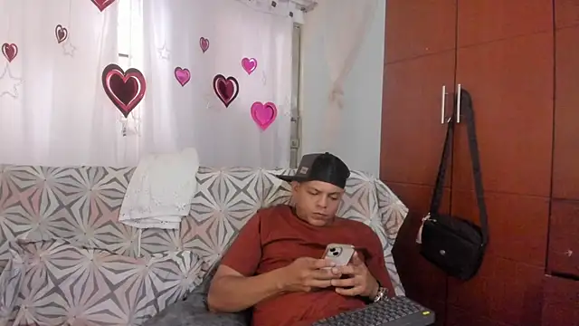 loreth J online show from September 15, 2025, 5:24 pm