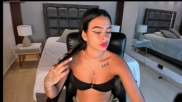 Snapshot of saracorraless chatting on February 18, 2025, 7:19 pm saracorraless online show from February 18, 2025, 7:19 pm