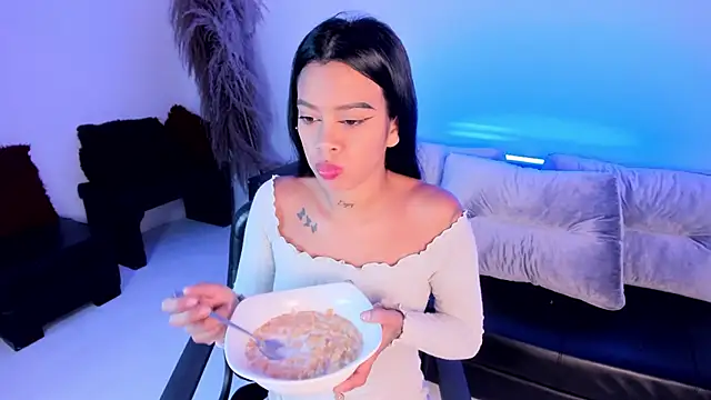 Snapshot of saracorraless chatting on September 27, 2025, 1:38 pm saracorraless online show from September 27, 2025, 1:38 pm