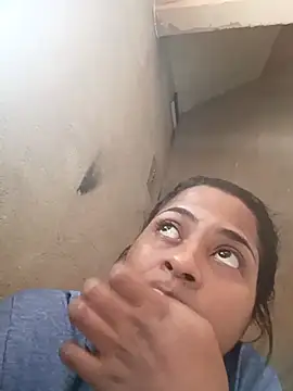 Giselabrunette25 online show from April 15, 2026, 6:15 pm