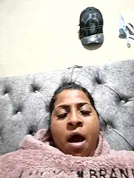 Snapshot of Giselabrunette25 chatting on May 7, 2026, 4:51 am Giselabrunette25 online show from May 7, 2026, 4:51 am