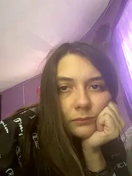 itzcheyduh online show from October 13, 2025, 8:53 pm