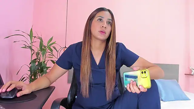 Snapshot of Alana_Suares1 chatting on March 20, 2025, 8:29 pm Alana Suares1 online show from March 20, 2025, 8:29 pm