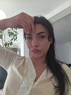 Snapshot of JolieLizz chatting on October 29, 2025, 1:02 pm JolieLizz online show from October 29, 2025, 1:02 pm