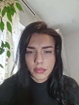 Snapshot of JolieLizz chatting on October 31, 2025, 10:05 am JolieLizz online show from October 31, 2025, 10:05 am