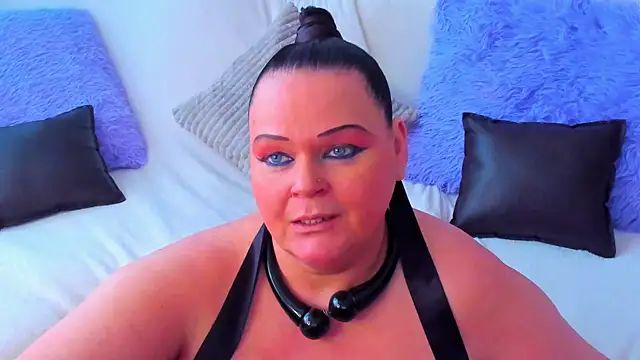 Snapshot of MilanaBiegert chatting on March 2, 2025, 12:01 pm MilanaBiegert online show from March 2, 2025, 12:01 pm