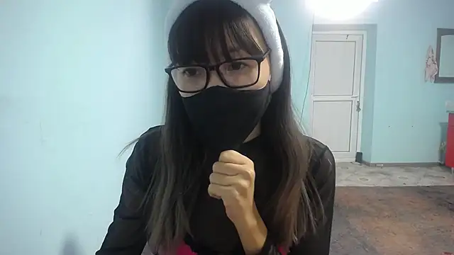 elllaaxx online show from October 28, 2025, 3:32 am