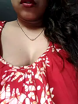 Snapshot of sexyindi_couple chatting on December 26, 2024, 1:21 pm sexyindi couple online show from December 26, 2024, 1:21 pm